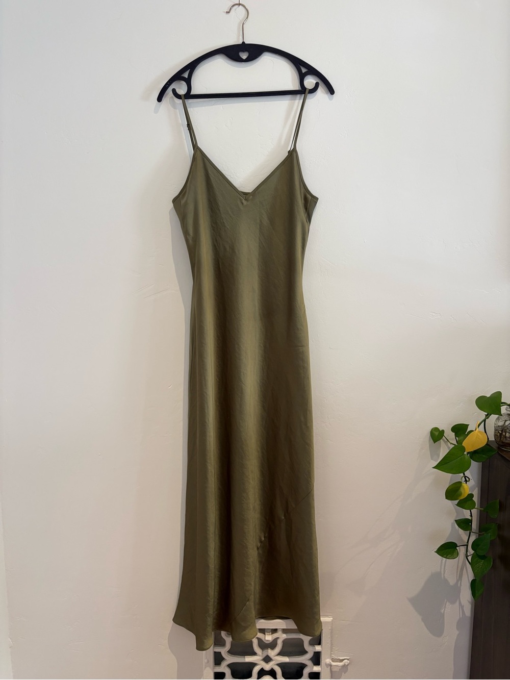 Wilfred Olive Green V-Neck Slip Maxi Dress